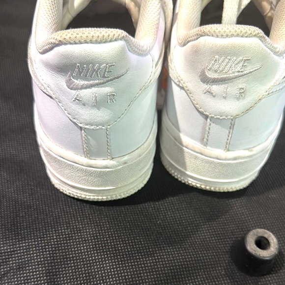 Nike Classic White Sneakers Air Force 1 - Picture 11 of 14